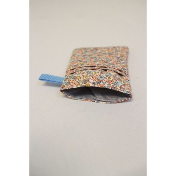 Flowers Scrub POCKET Insert, Organizer & Protector for Nurses, Doctors - Picture 3 of 4